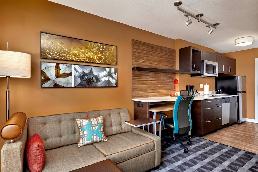 Hotel Towneplace Suites By Marriott Fort Mcmurray 23/27