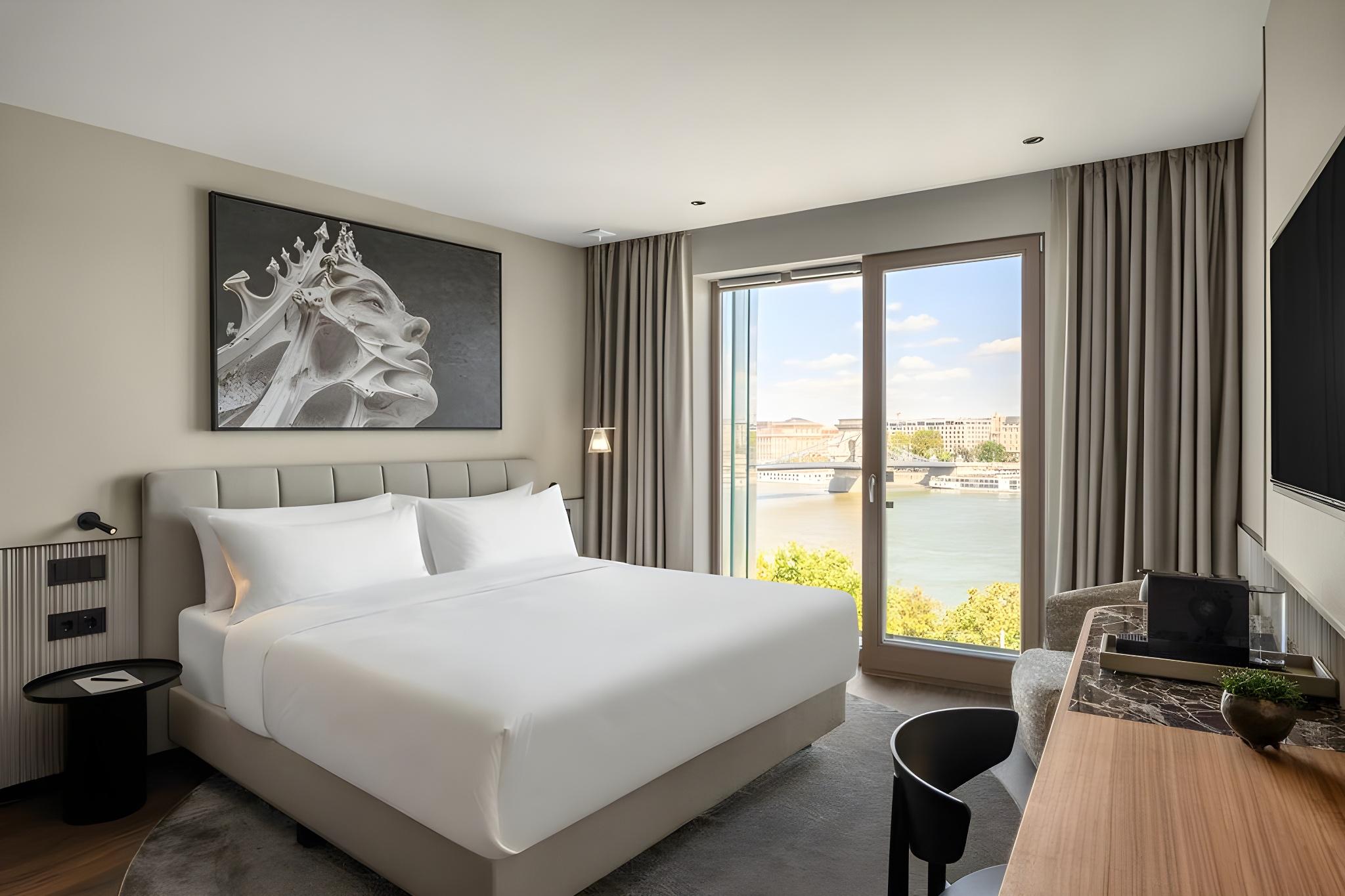 Room, Double and Twin Beds, Riverside