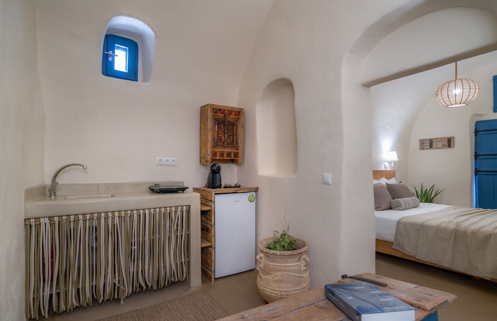 Nalas Cave Suite - Adults Only 12/50