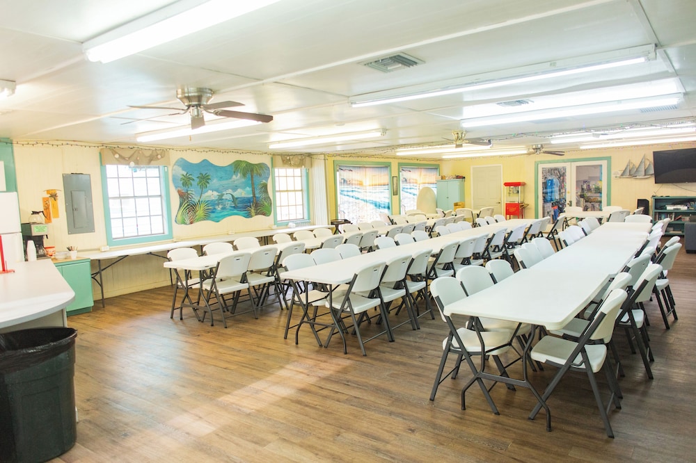 Navarre Beach Camping Resort 48/61