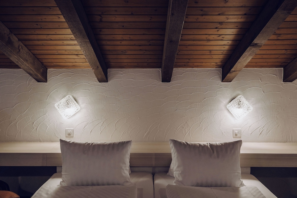 Chalet Swiss Hotel 26/50