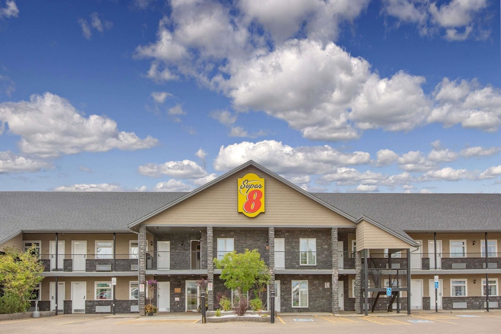 Super 8 By Wyndham Fort Mcmurray 1/31