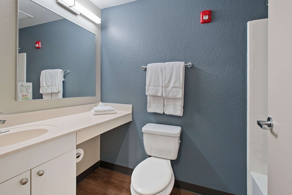 Extended Stay America - Miami - Airport - Blue Lagoon 36/43