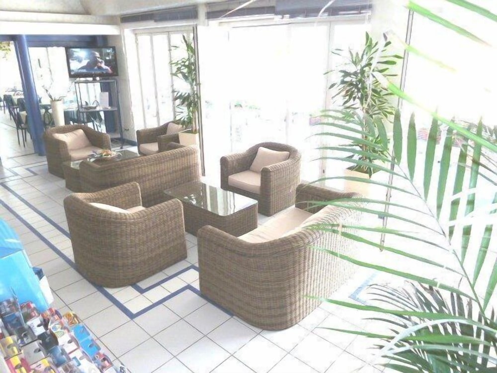 Vienna Hotel 10/46