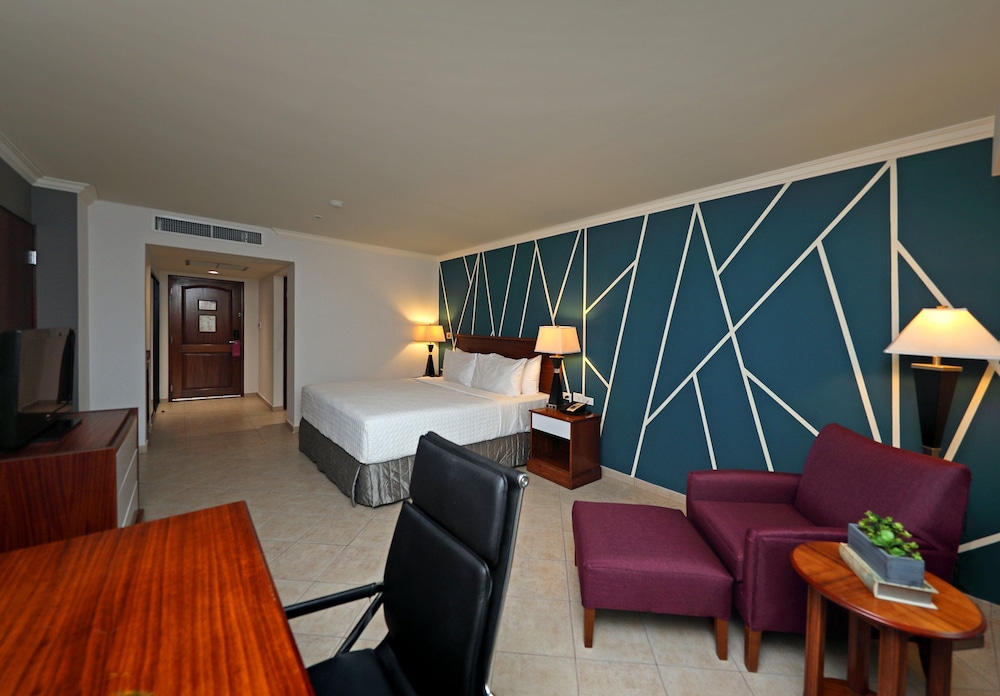 Crowne Plaza Panama 57/80