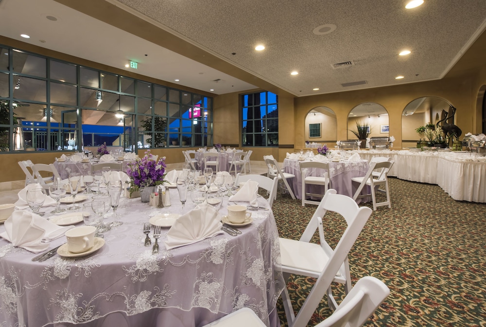 Grand Vista Hotel 41/47