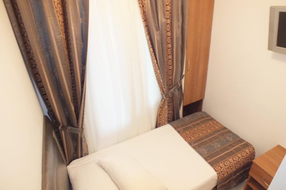 AYYILDIZLAR HOTEL 23/37
