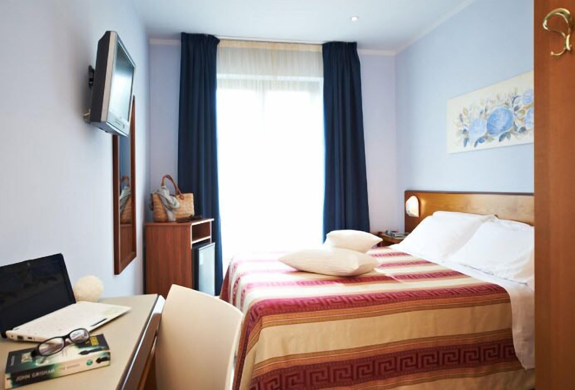 Room, Single, Double Bed