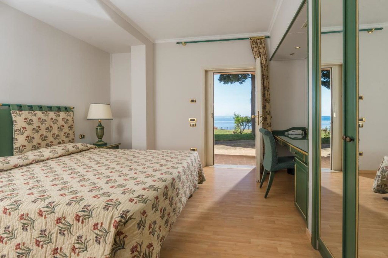 Room at Altafiumara Resort & Spa, VILLA SAN GIOVANNI - REGGIO CALABRIA