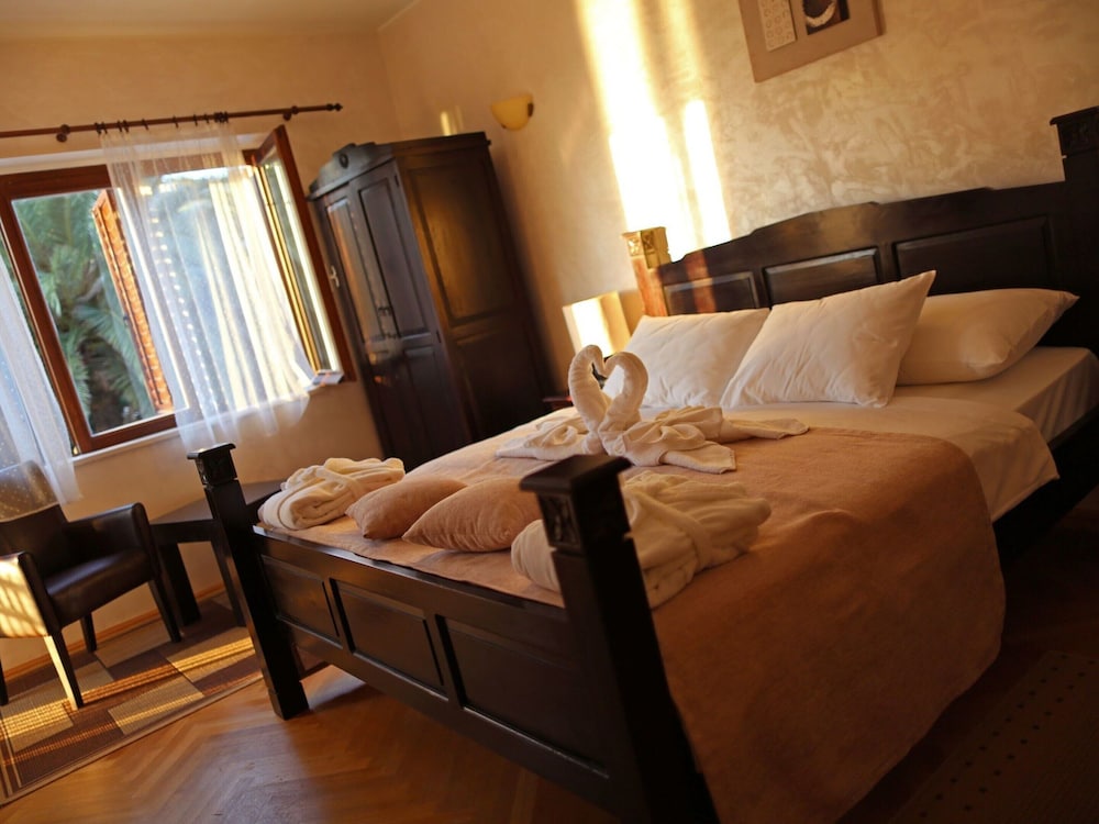Villa Franica 6/50