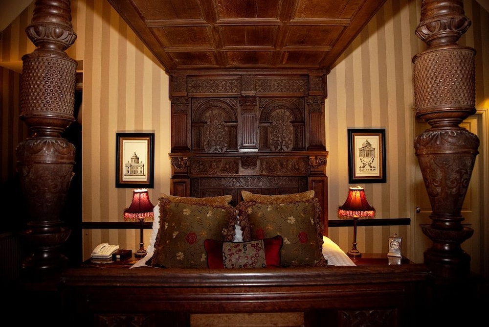 Whitley Hall Hotel 39/45