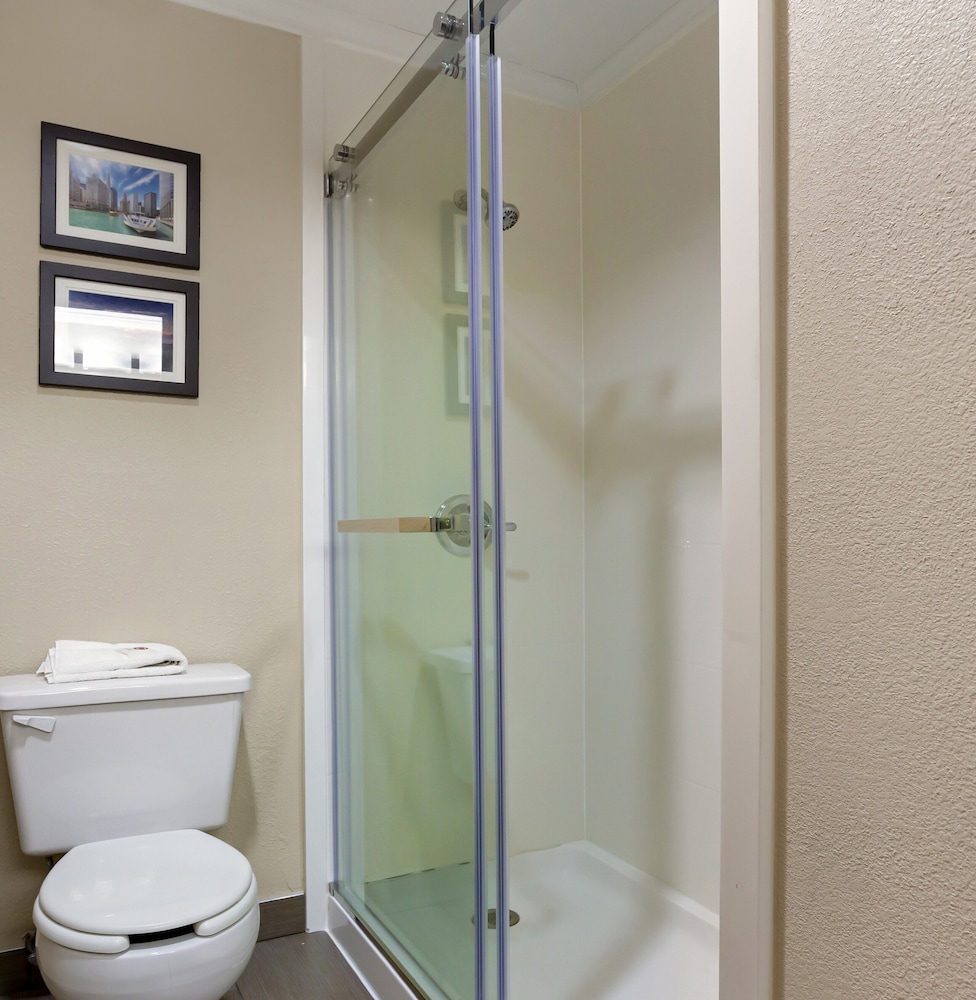 Comfort Inn Hoffman Estates Schaumburg 8/33