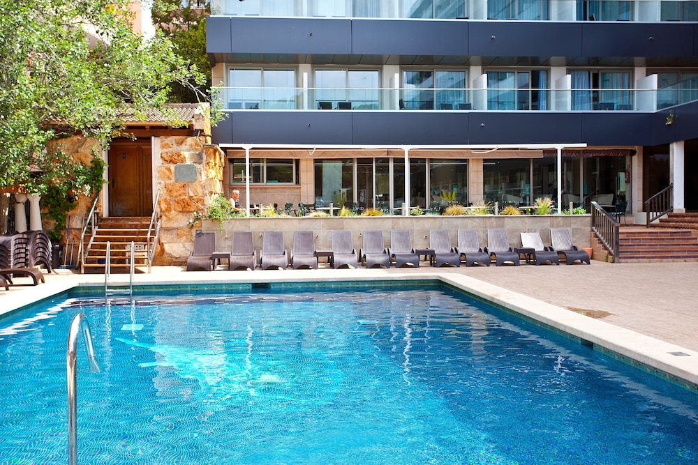 Ipanema Beach Hotel 3/34