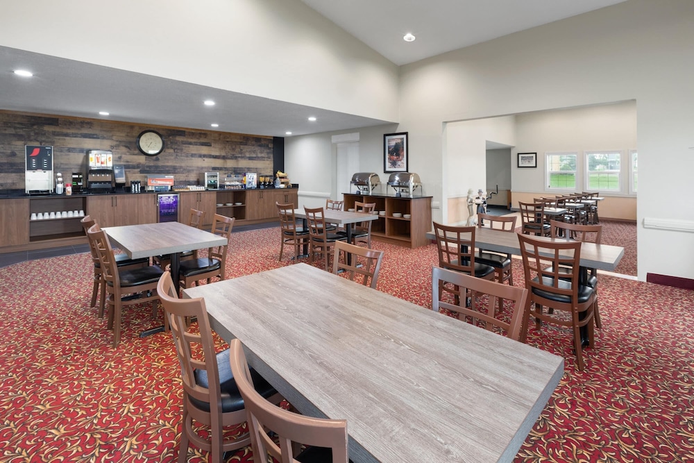 Travelodge by Wyndham Valleyview AB 33/51
