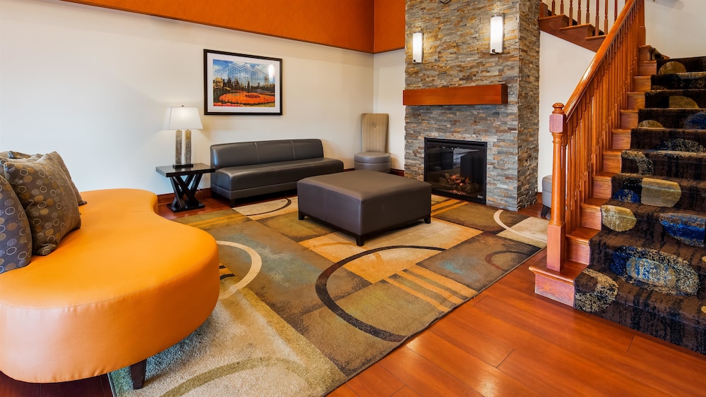 Executive Inn & Suites 24/39