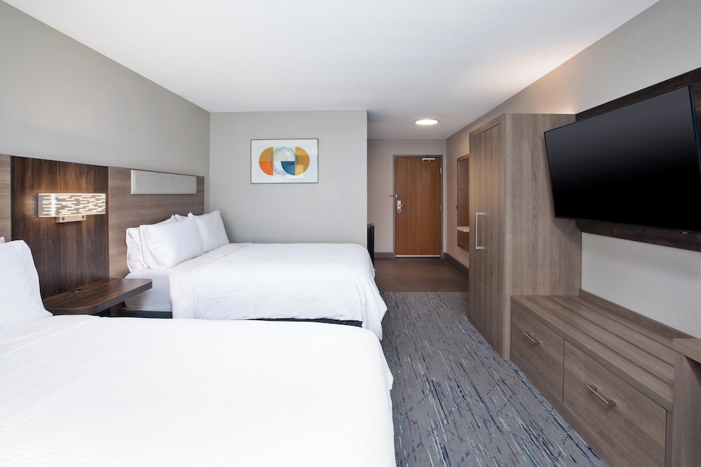 غرفة قياسية بسريرين كوين، Holiday Inn Express Hotel And Suites Buffalo 2/5