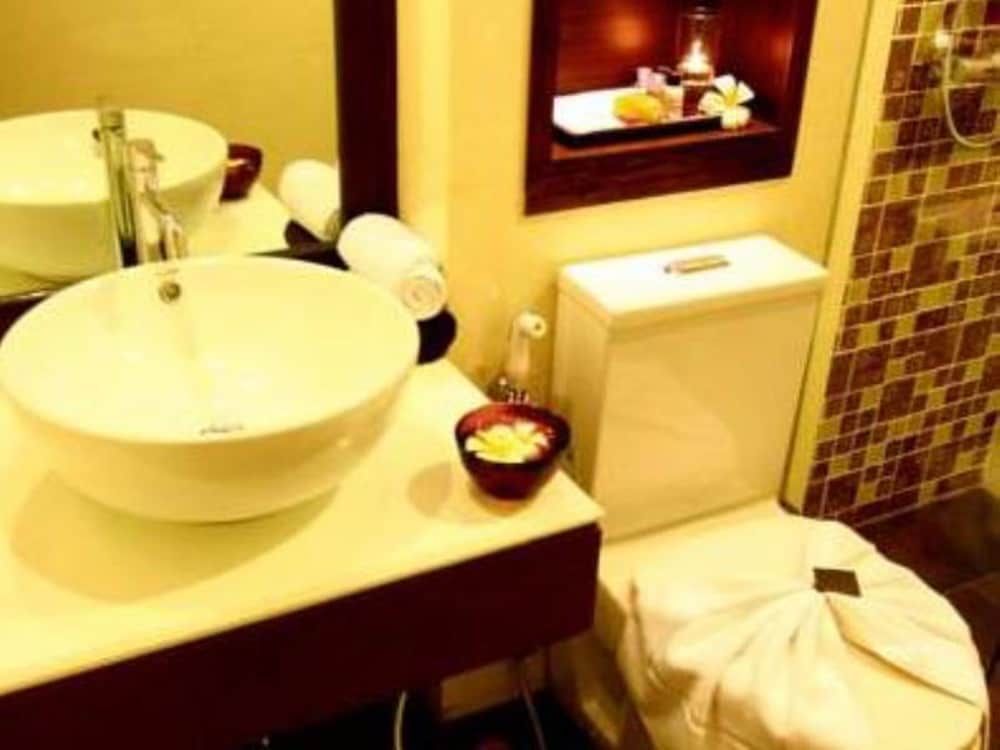 Suvarnabhumi Suite 65/66