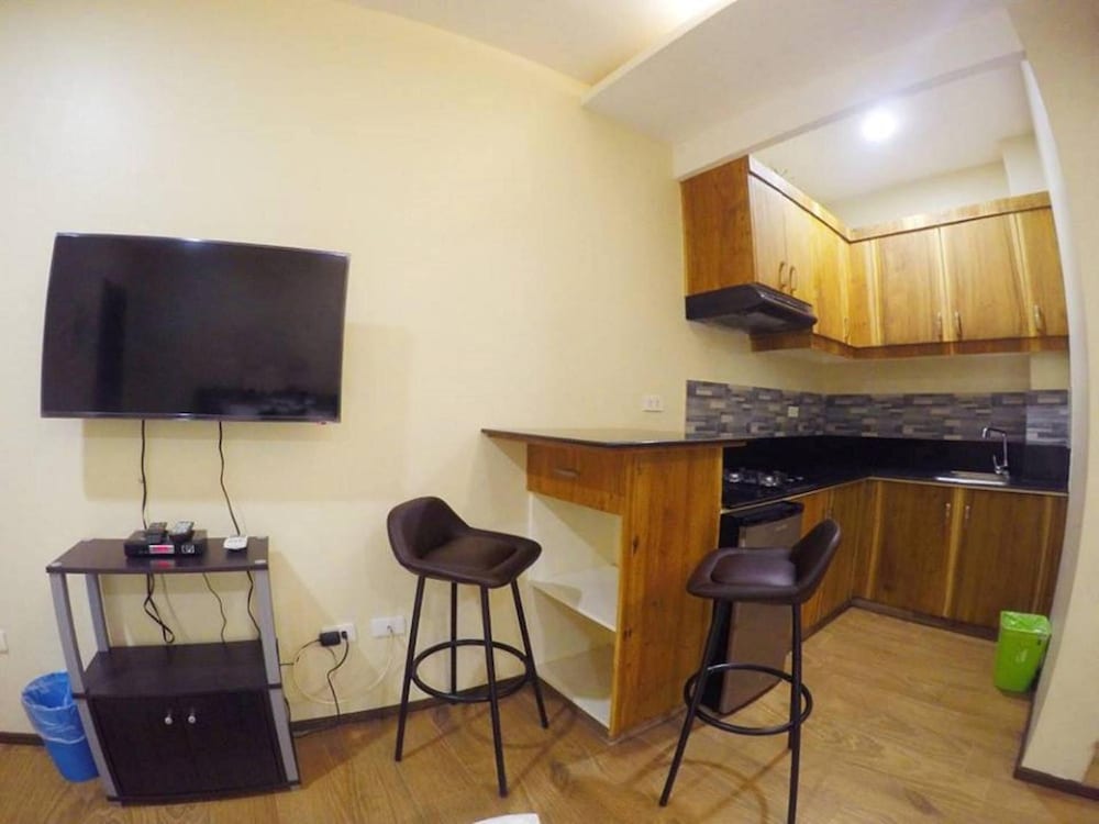 Golden Gate Suites 53/65