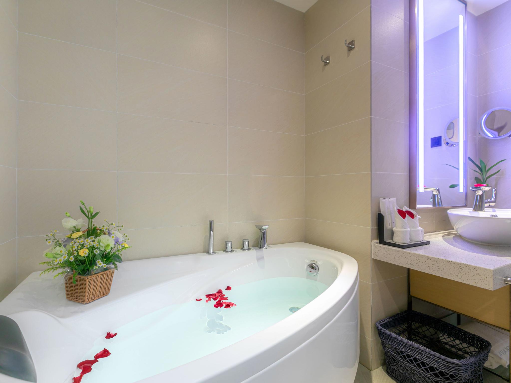 Lavande Hotel (Haikou Hainan University Qilou Old Street Branch) 36/36