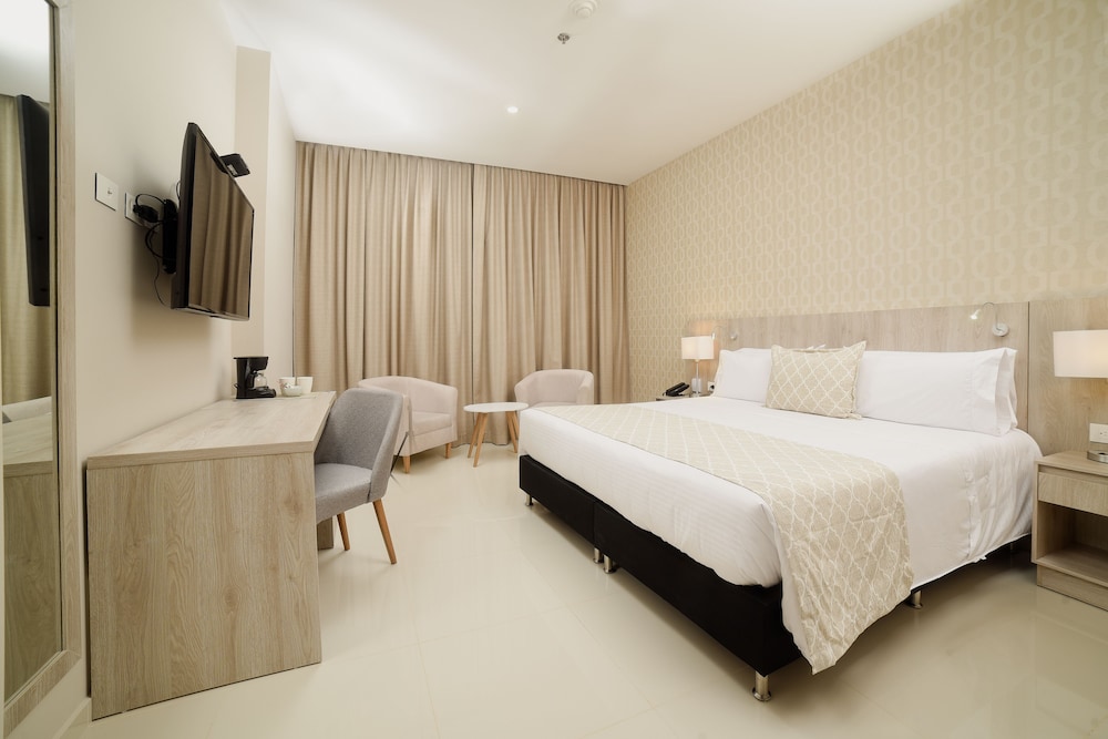DELUXE, KING BED