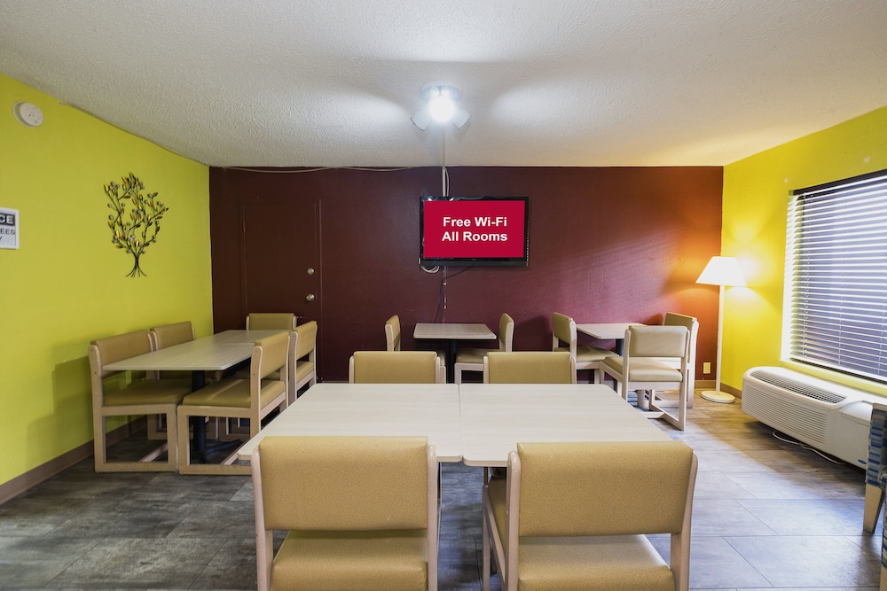 Red Roof Inn Walterboro 27/34