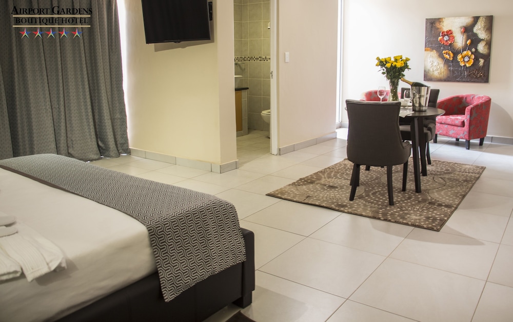 Airport Gardens Boutique Hotel 18/68