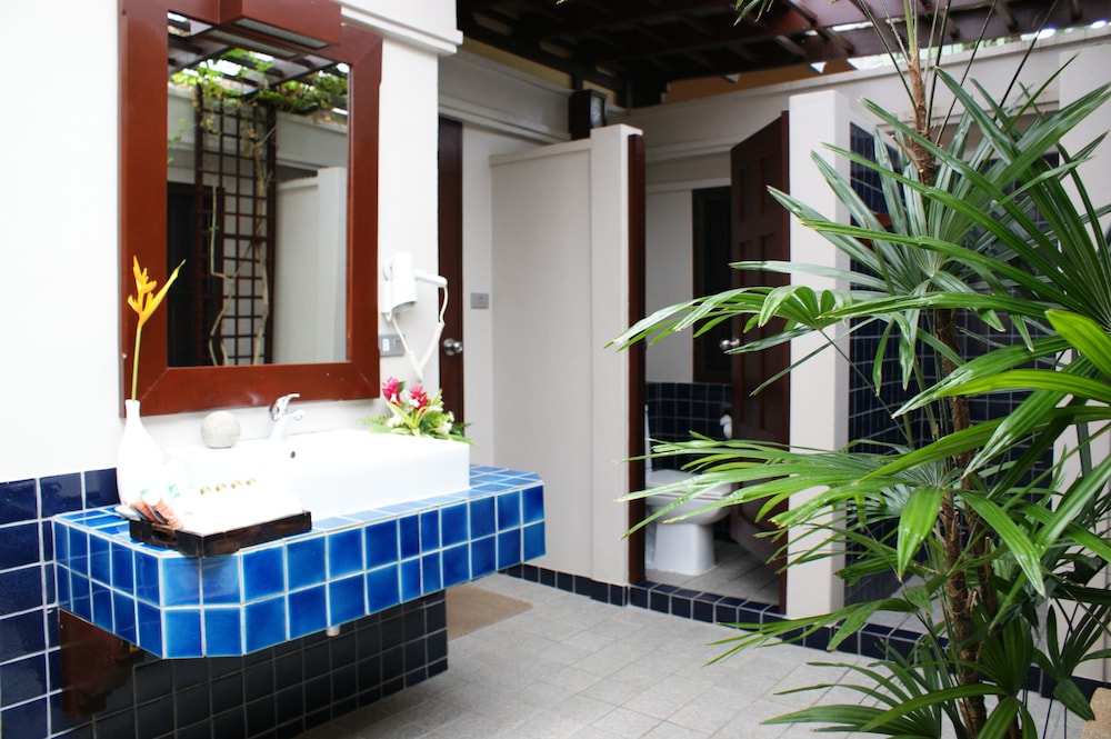 Botany Beach Resort 11/73