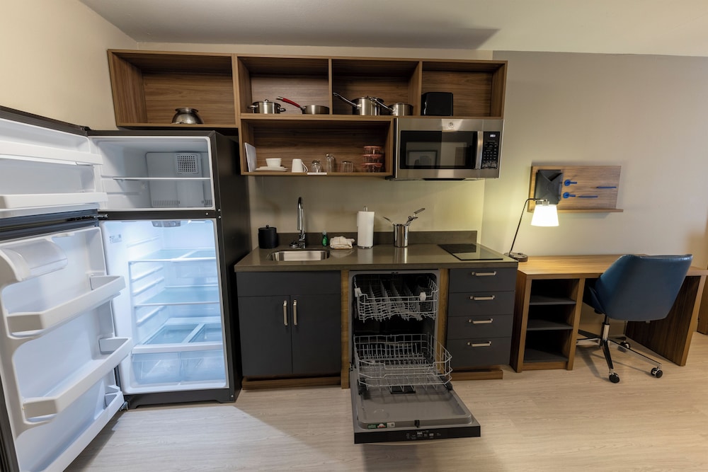 Sonesta ES Suites Lafayette Airport 46/56