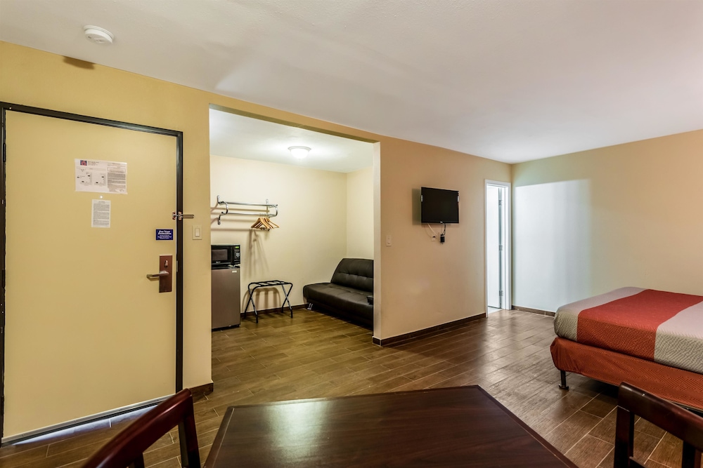 Motel6 Blythe, CA - South 47/71