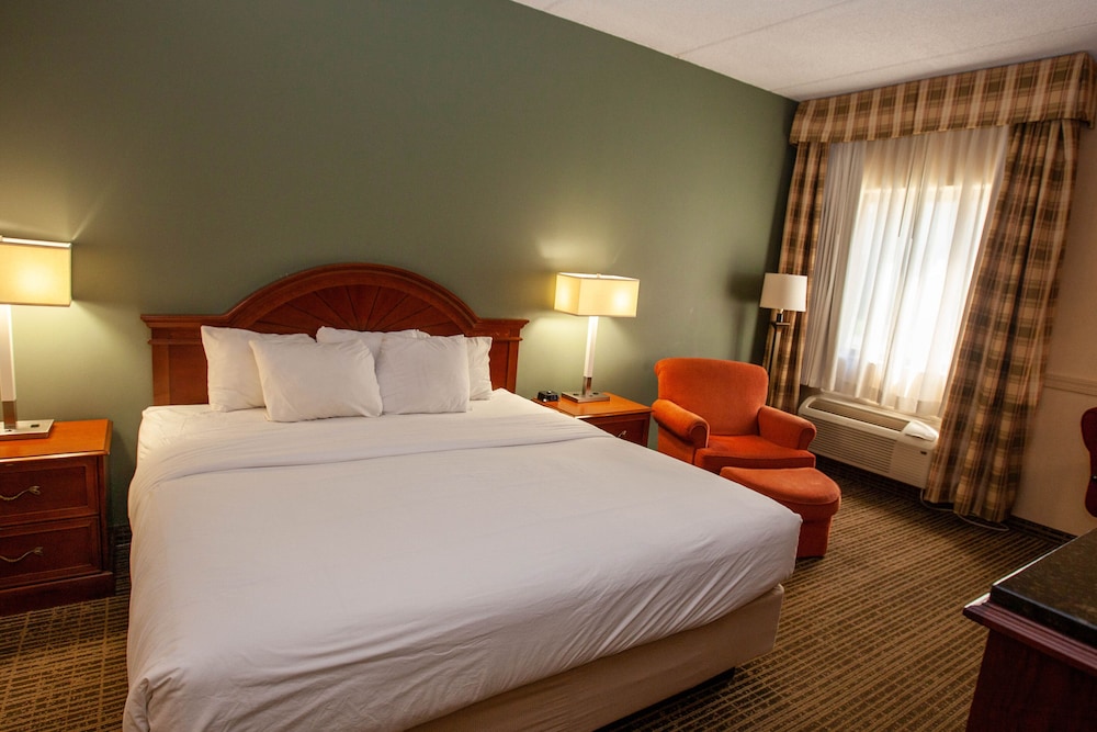 Baymont by Wyndham Knoxville/Cedar Bluff 17/59