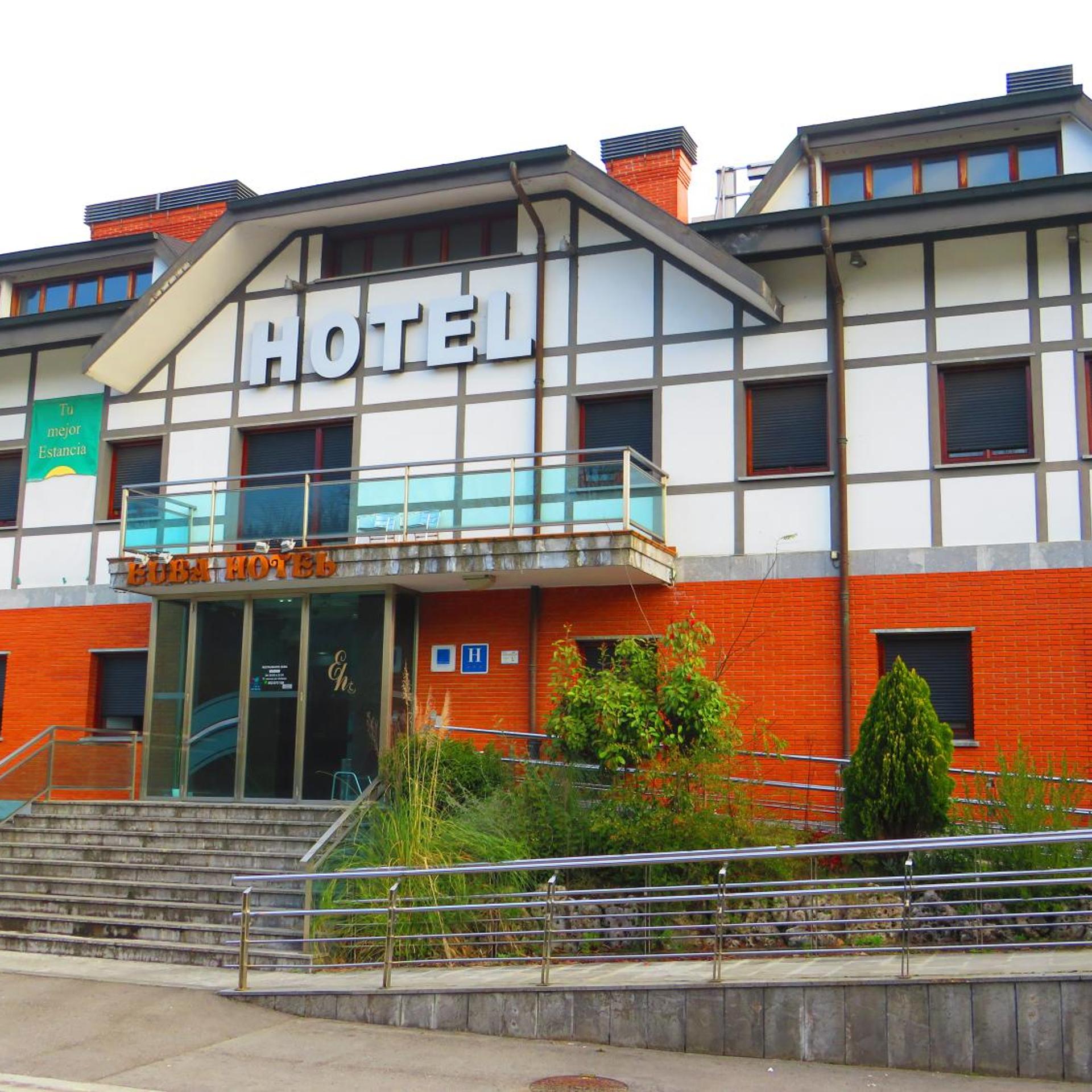 Euba Hotel 2/50