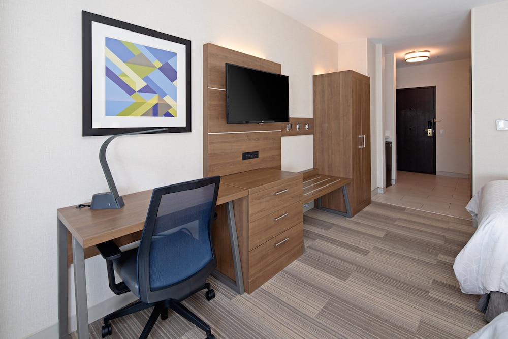 Holiday Inn Express Los Angeles Lax Airport 37/56