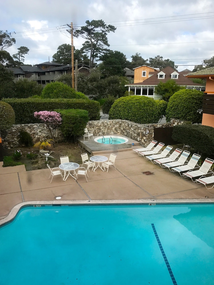 Monarch Resort 1/41
