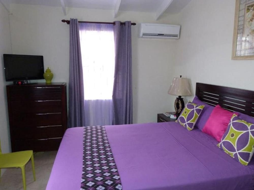 Hopeville Guest House Barbados 7/25