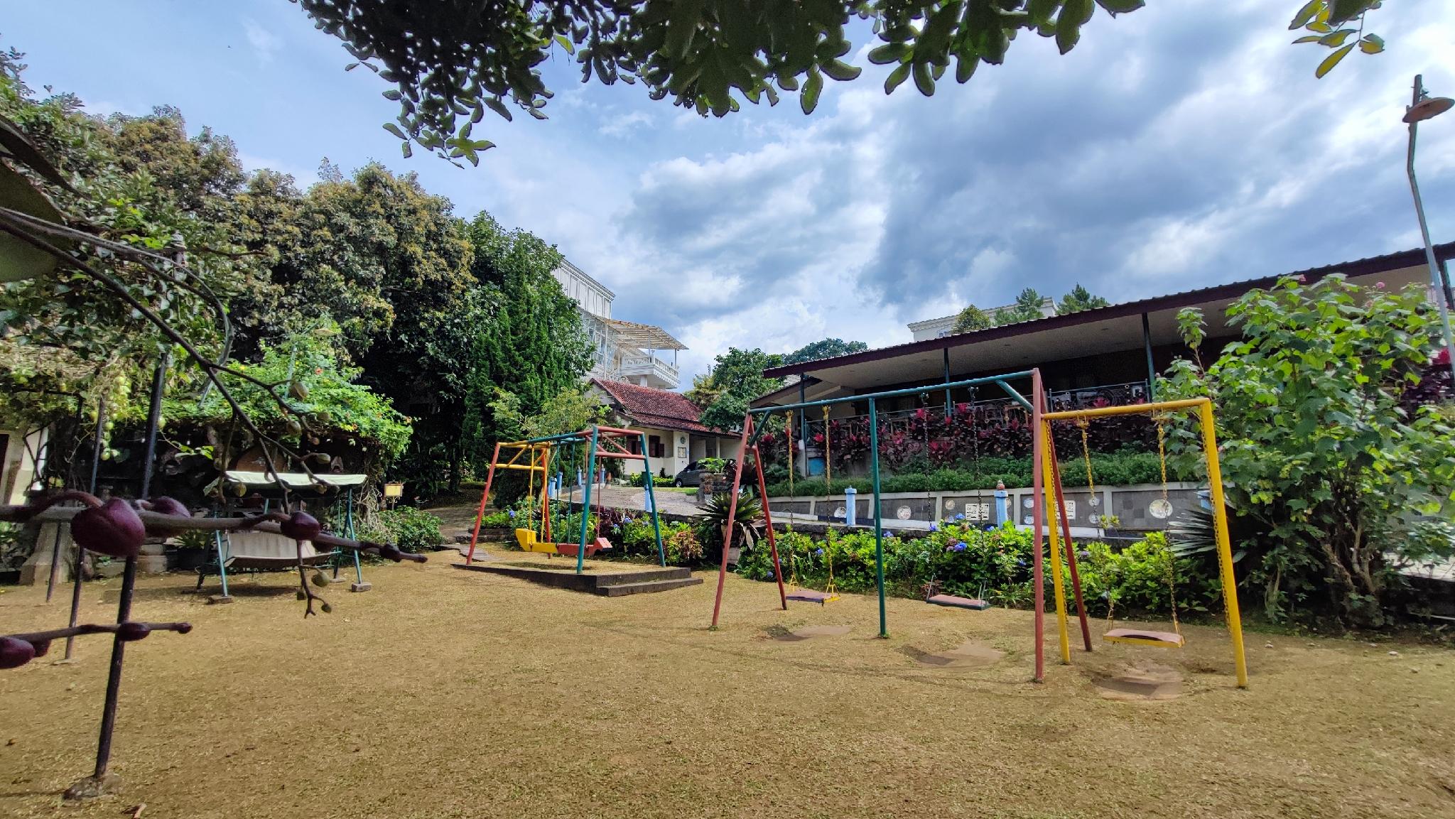 Taman Teratai Hotel 38/50