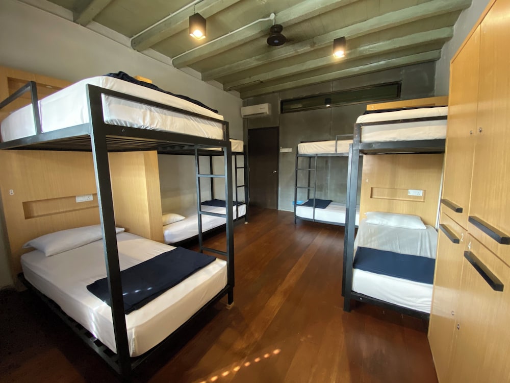 The Frame Guesthouse 30/55