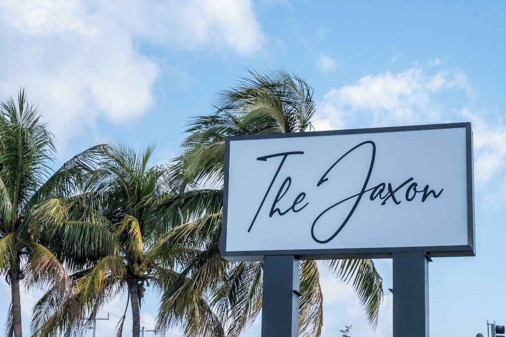 The Jaxon 3/46
