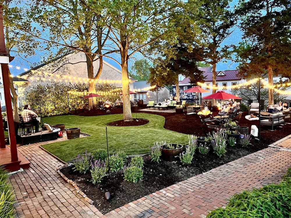Captain Wohlt Inn Bed Breakfast 74/76