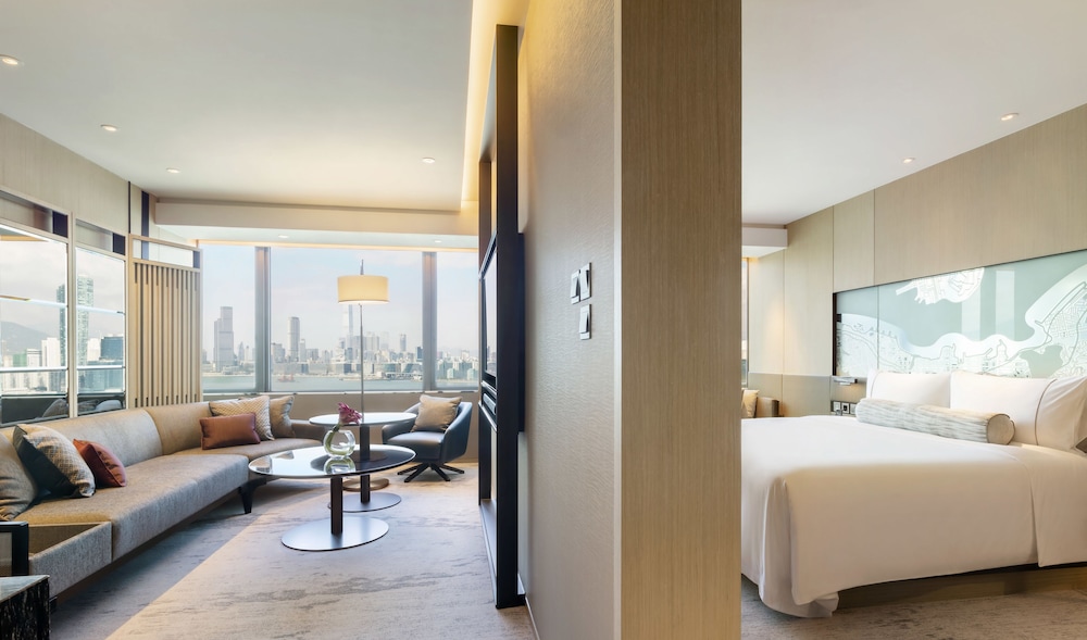 Hyatt Centric Victoria Harbour 40/70