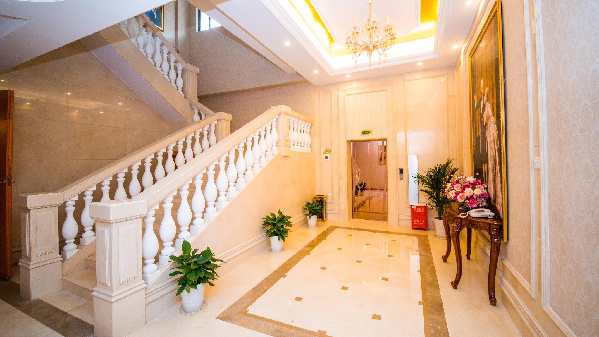 Vienna Hotel (Wuhan Lingjiaohu Wanda Metro Station) 21/54