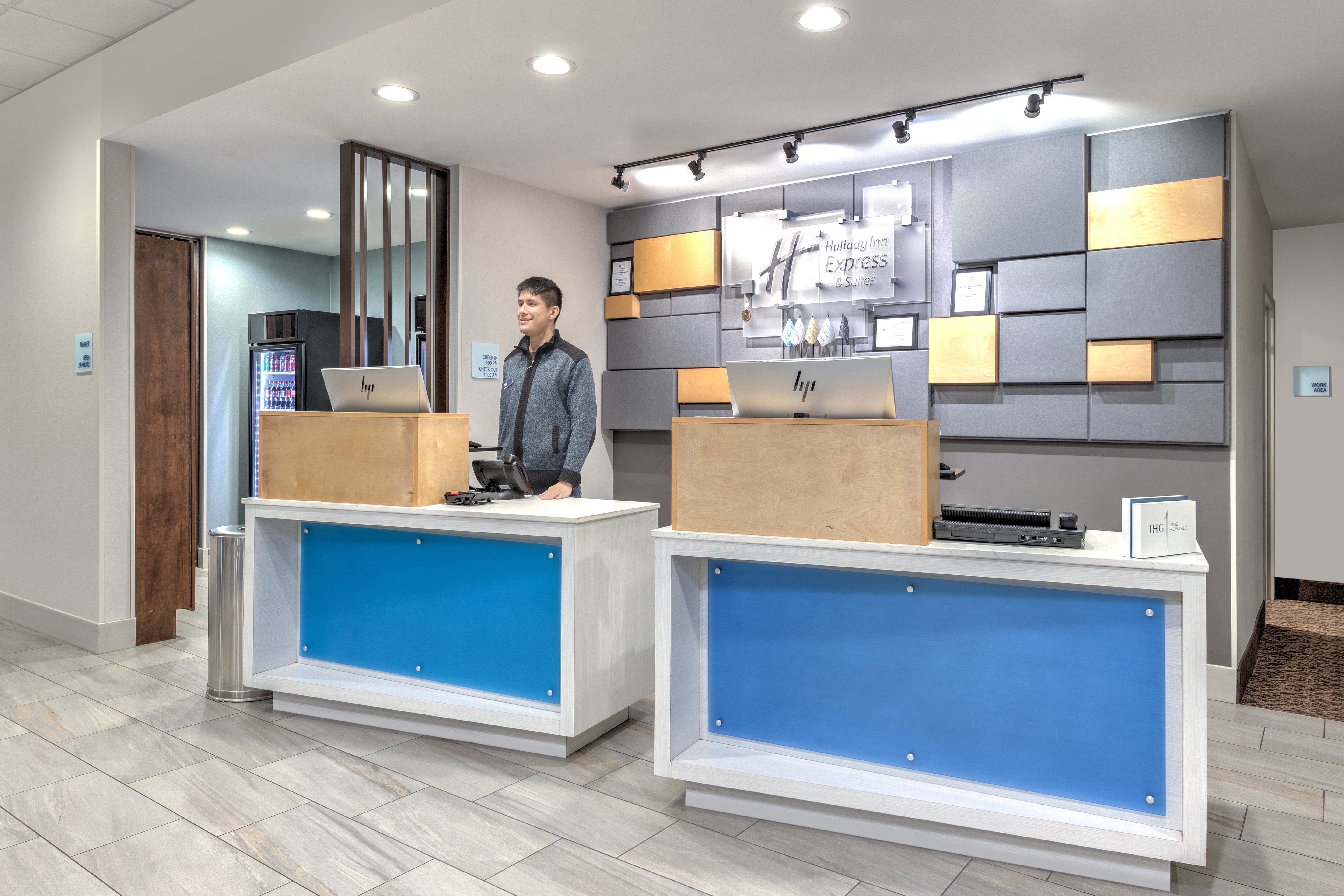 HOLIDAY INN EXPRESS & SUITES MOORE 10/75