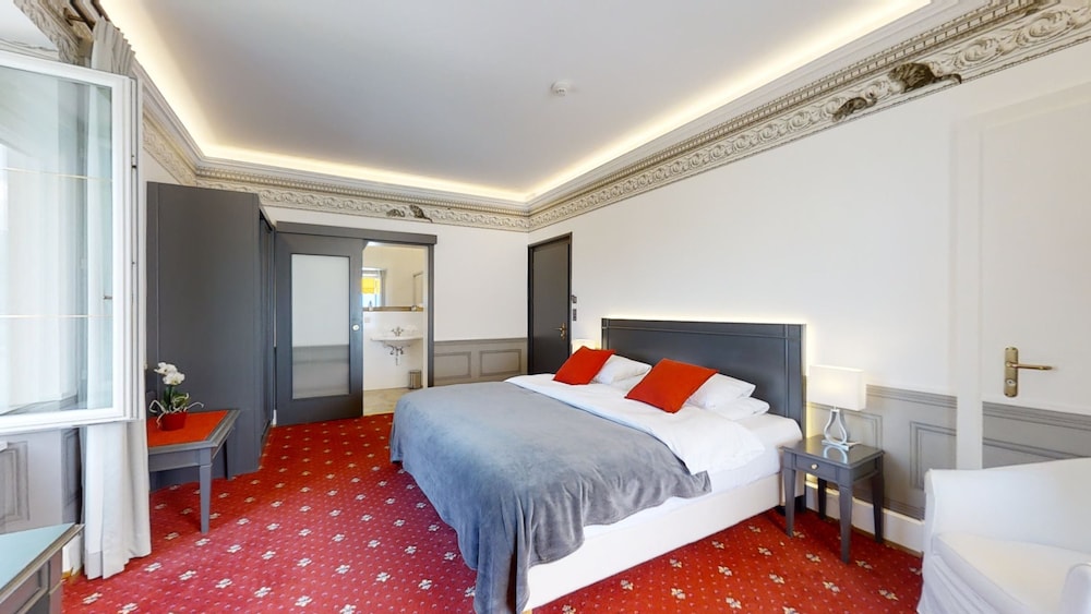GOLF HOTEL RENE CAPT 22/67