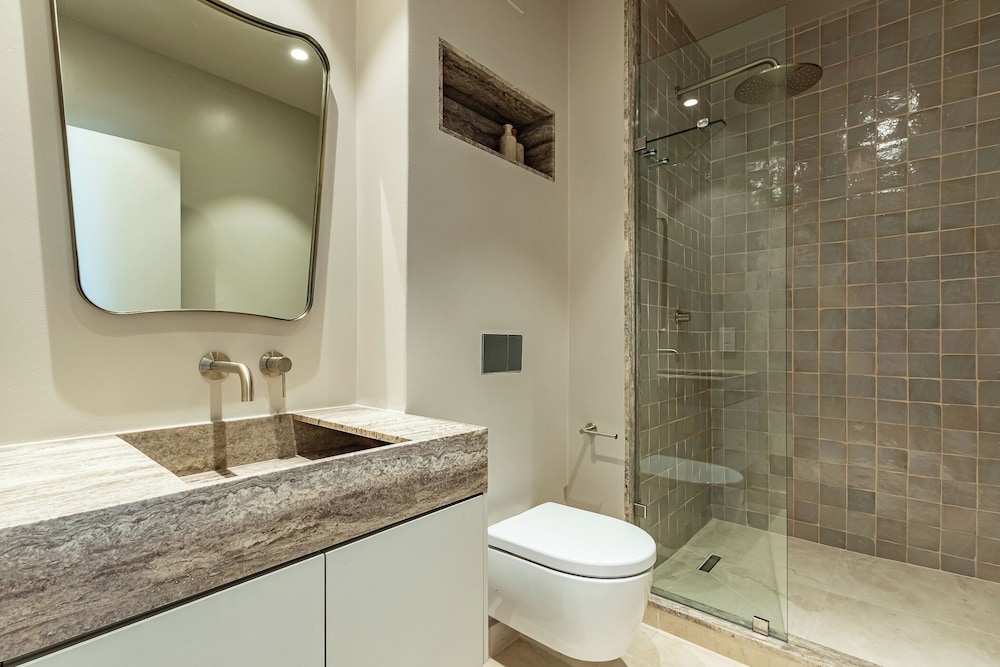 The Icon by ITC Hospitality 50/50