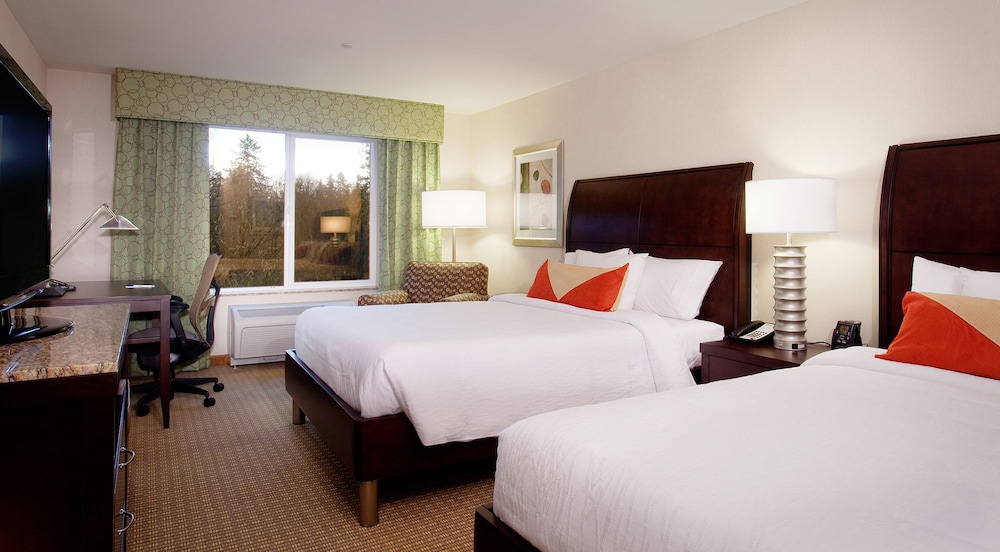 Evolution, 2 Queen Beds