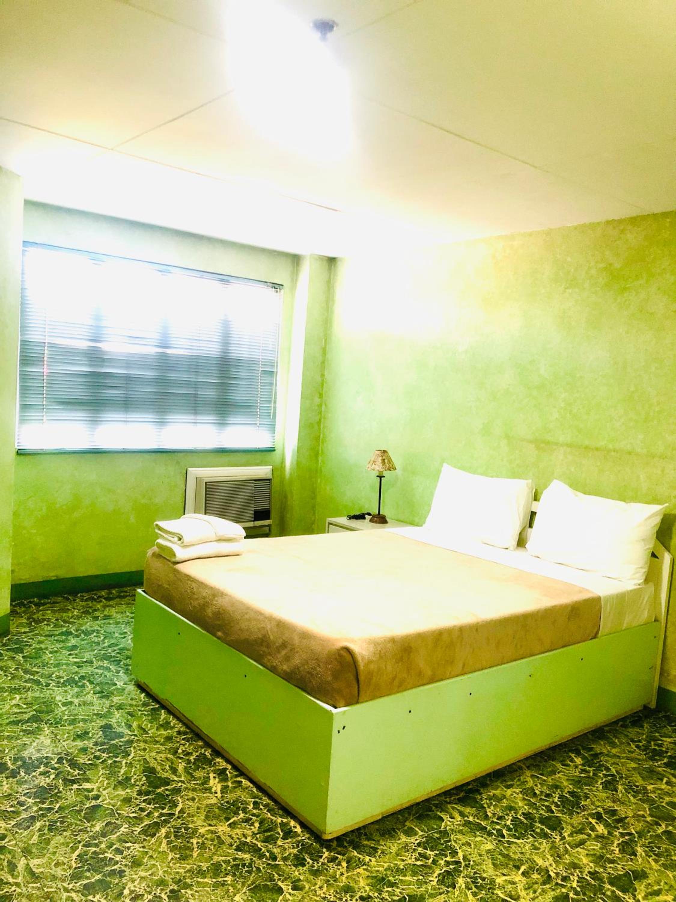 Benson Apartelle 8/50