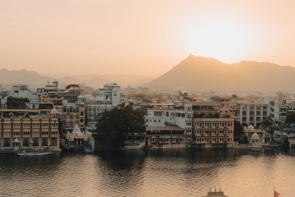 Hotel Lake Ghat Palace، Udaipur 44/53