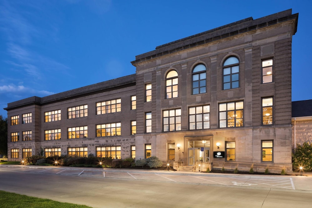 Hotel Grinnell, an Ascend Collection Hotel 2/50