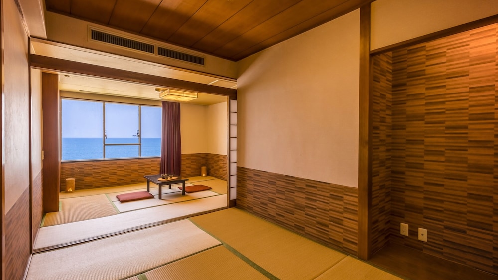 Japanese, 2 Rooms, Standard, 6 Futon Beds, No Bathroom, Tatami