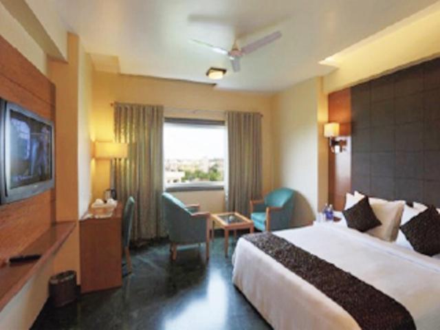 HOTEL BRIJWASI LANDS INN 17/55