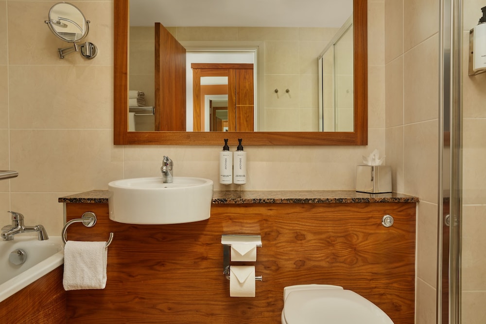 غرفة قياسية بسرير كوين، The Gateway Hotel Dundalk 2/2